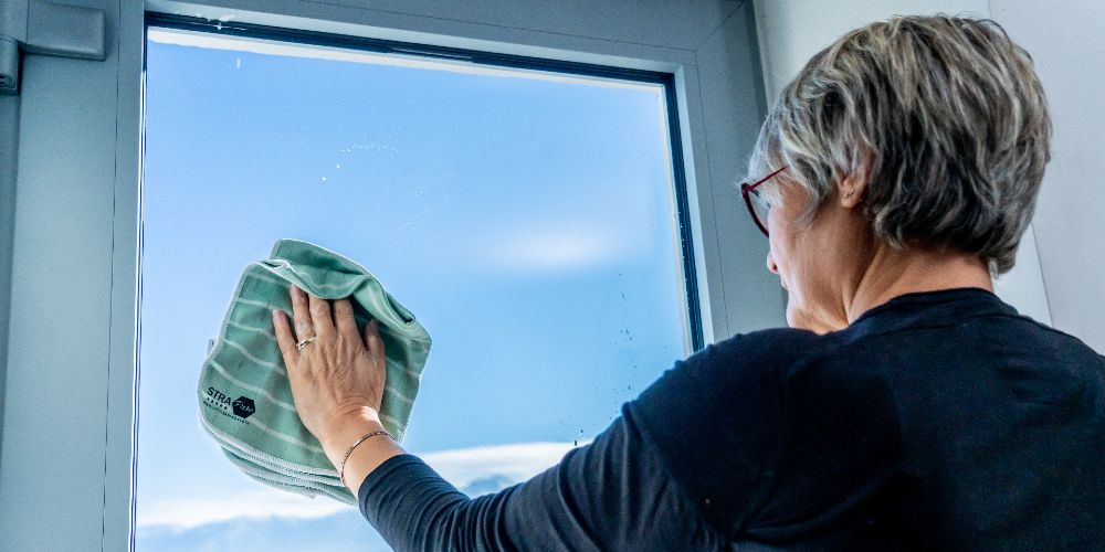 Nettoyant vitres : produit de nettoyage vitres voiture sans traces